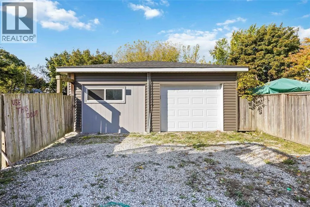 257 VIDAL STREET South