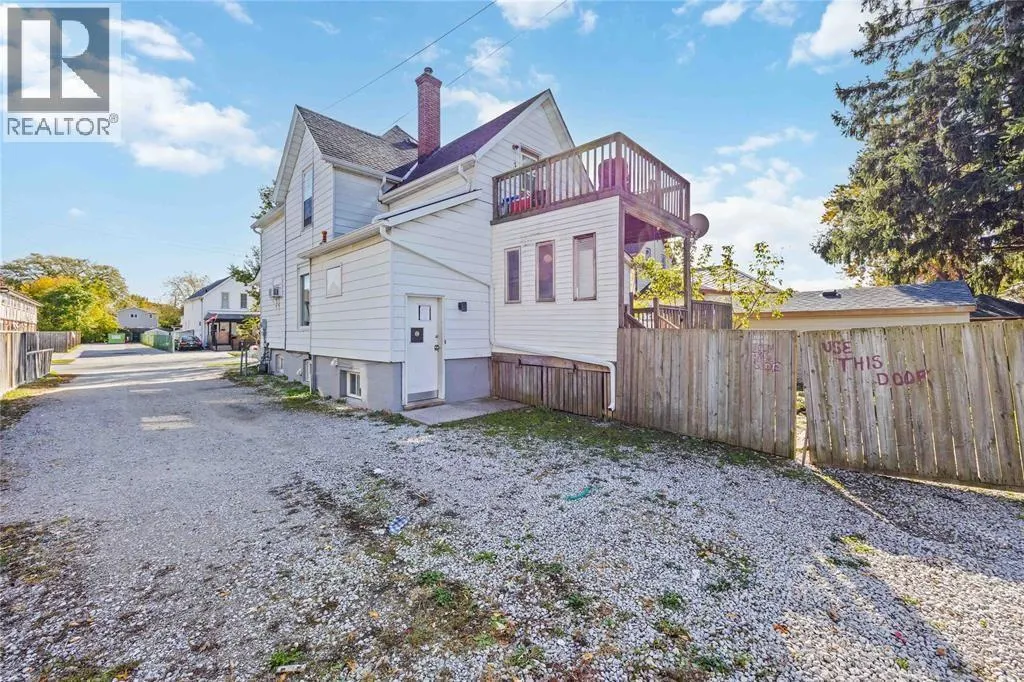 257 VIDAL STREET South