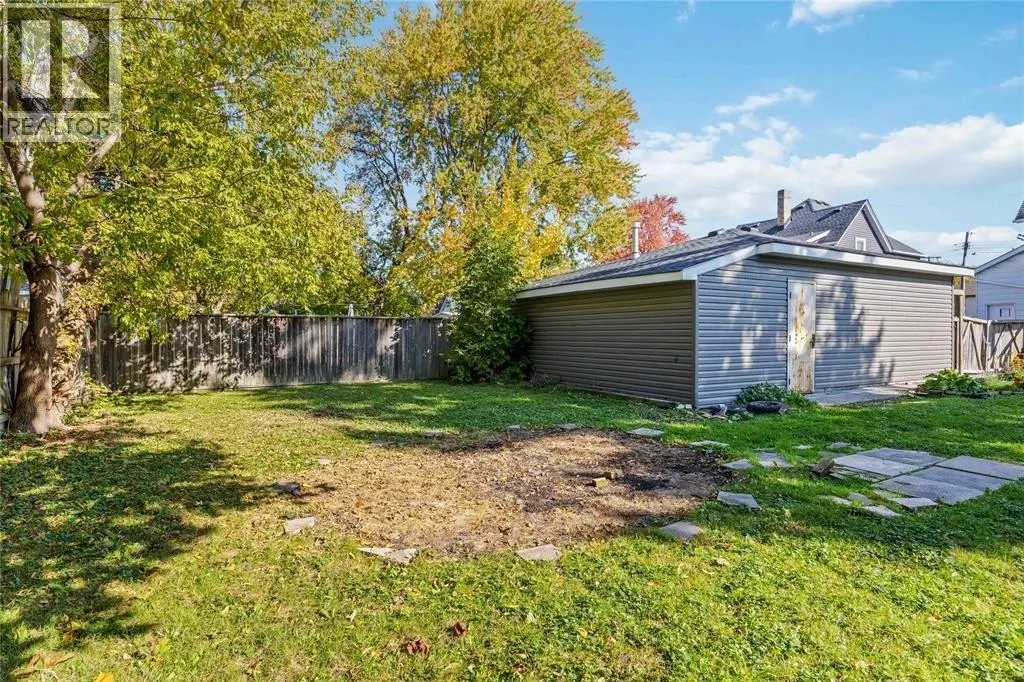257 VIDAL STREET South