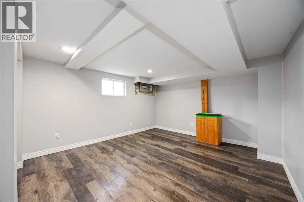 257 VIDAL STREET South