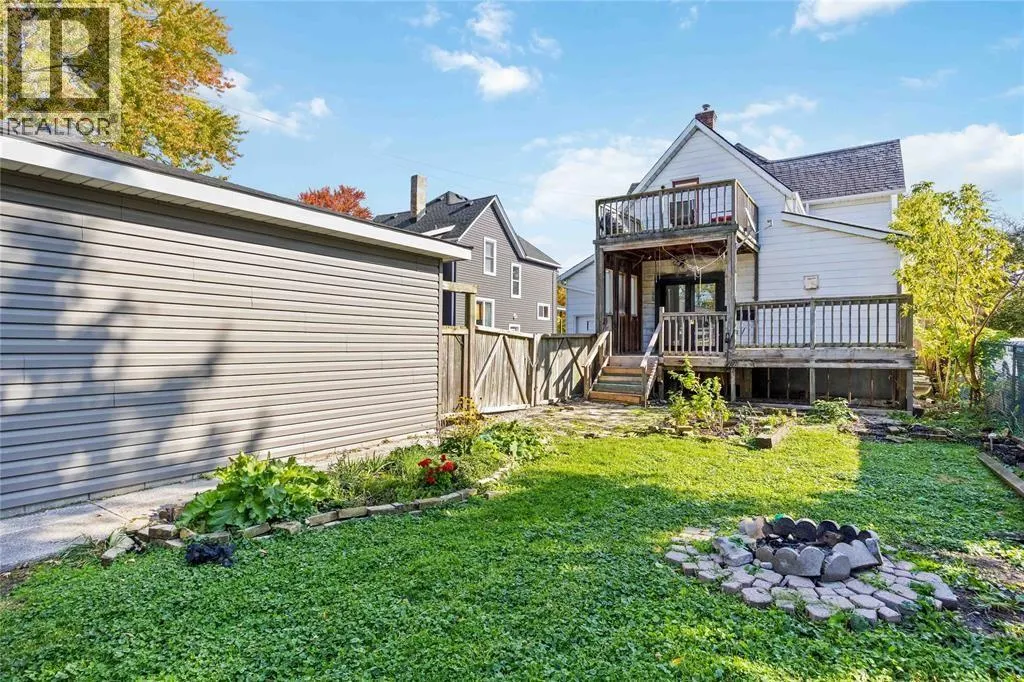 257 VIDAL STREET South