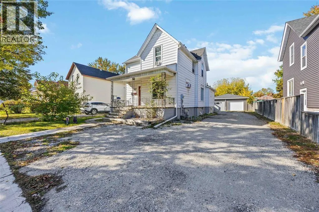 257 VIDAL STREET South