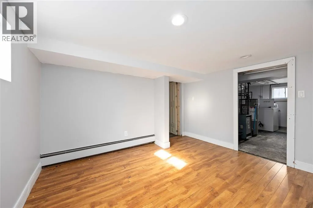 257 VIDAL STREET South