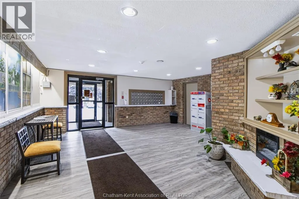 140 PARK AVENUE East Unit# 302
