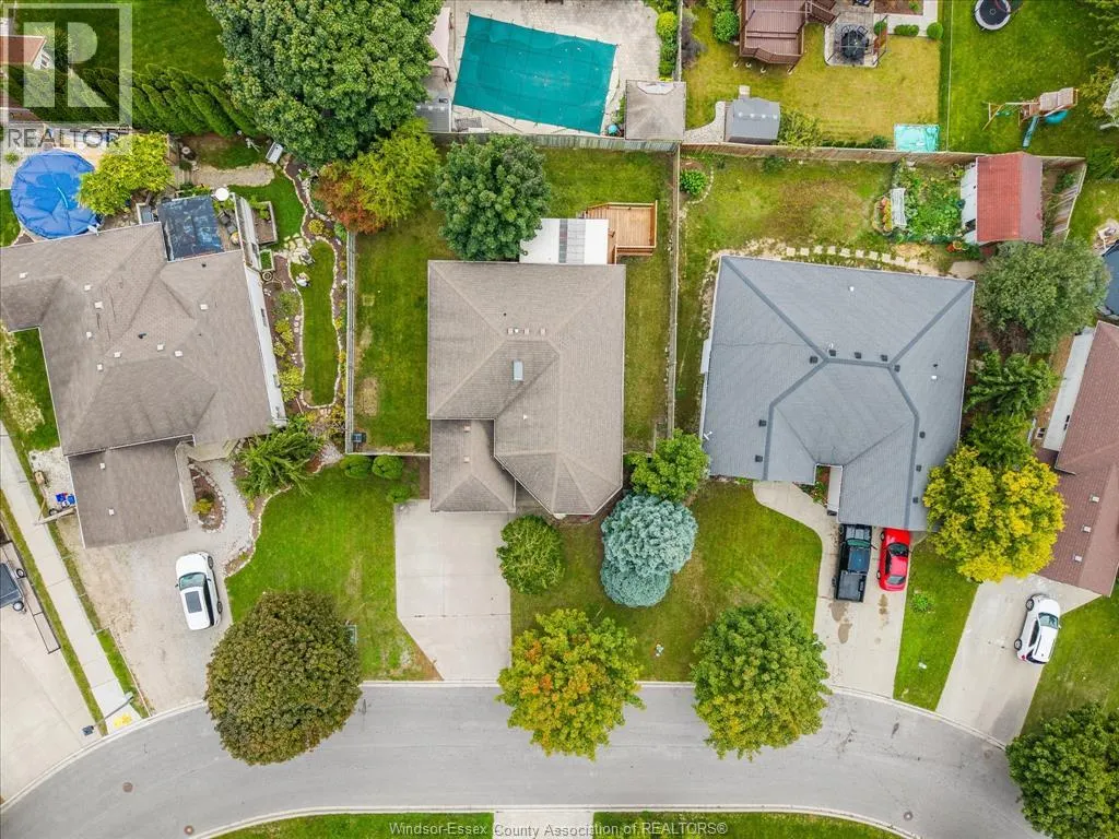 342 Thorn Ridge CRESCENT