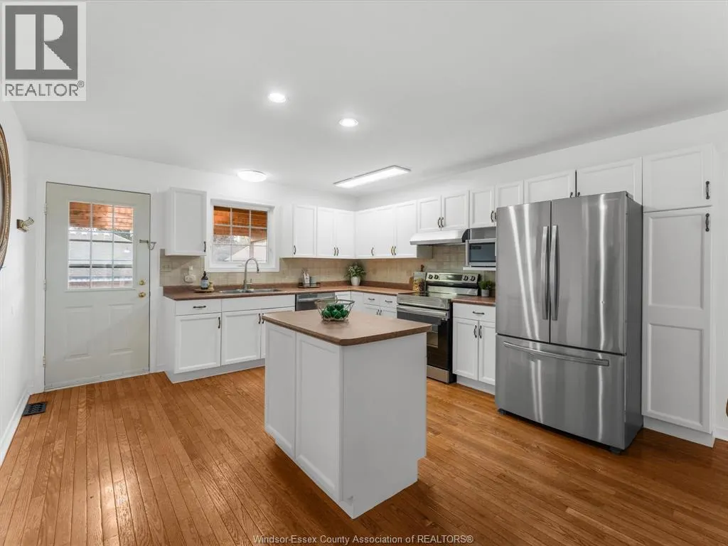 342 Thorn Ridge CRESCENT