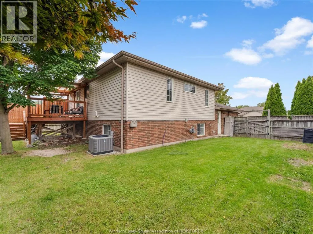 342 Thorn Ridge CRESCENT