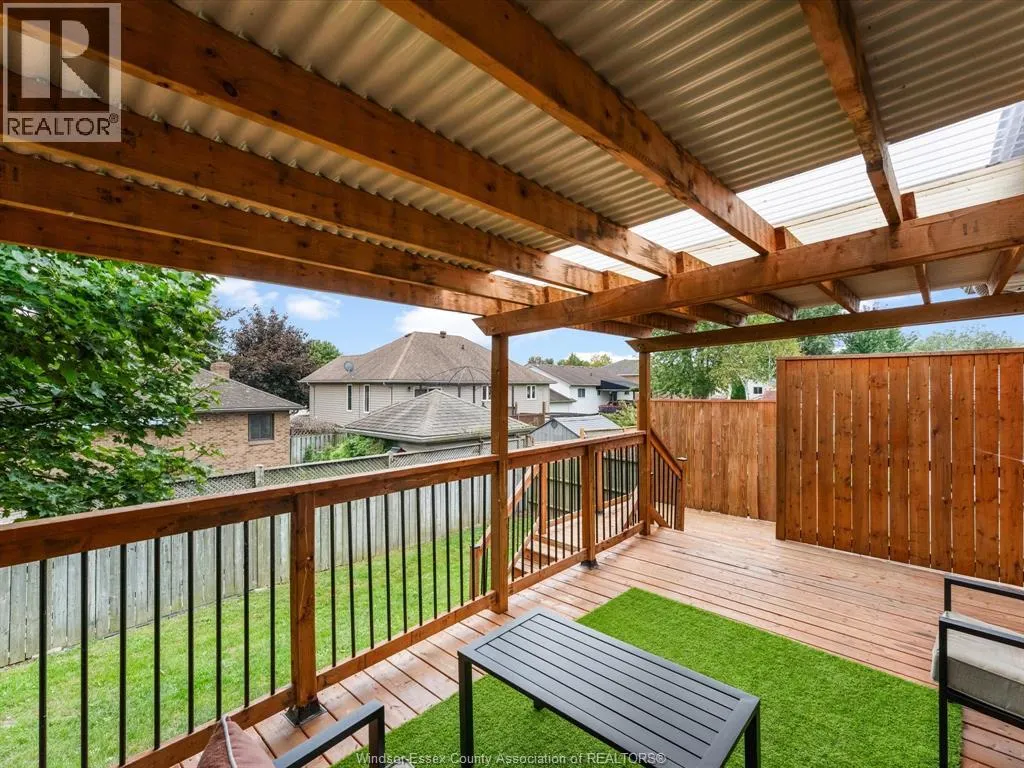 342 Thorn Ridge CRESCENT