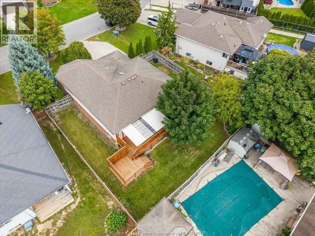 342 Thorn Ridge CRESCENT