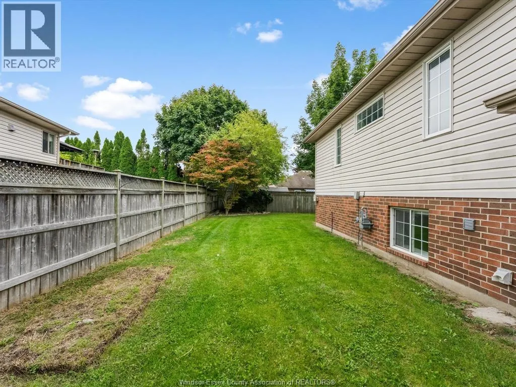 342 Thorn Ridge CRESCENT