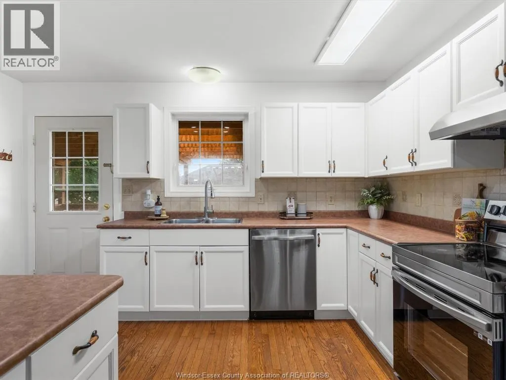 342 Thorn Ridge CRESCENT