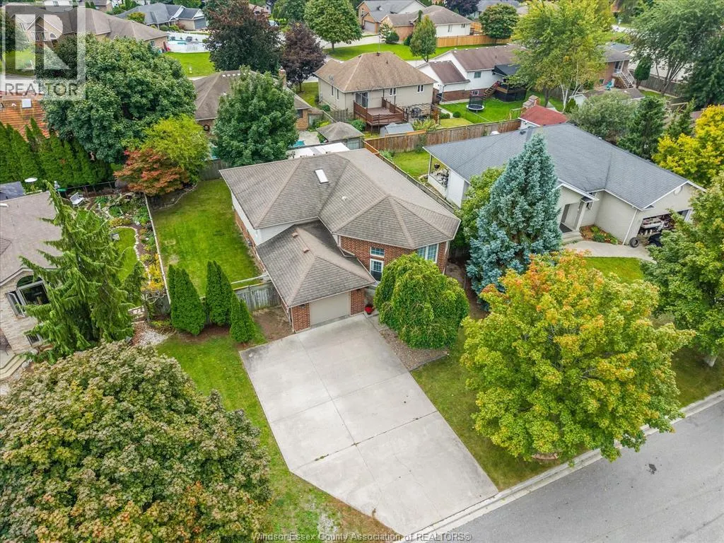 342 Thorn Ridge CRESCENT