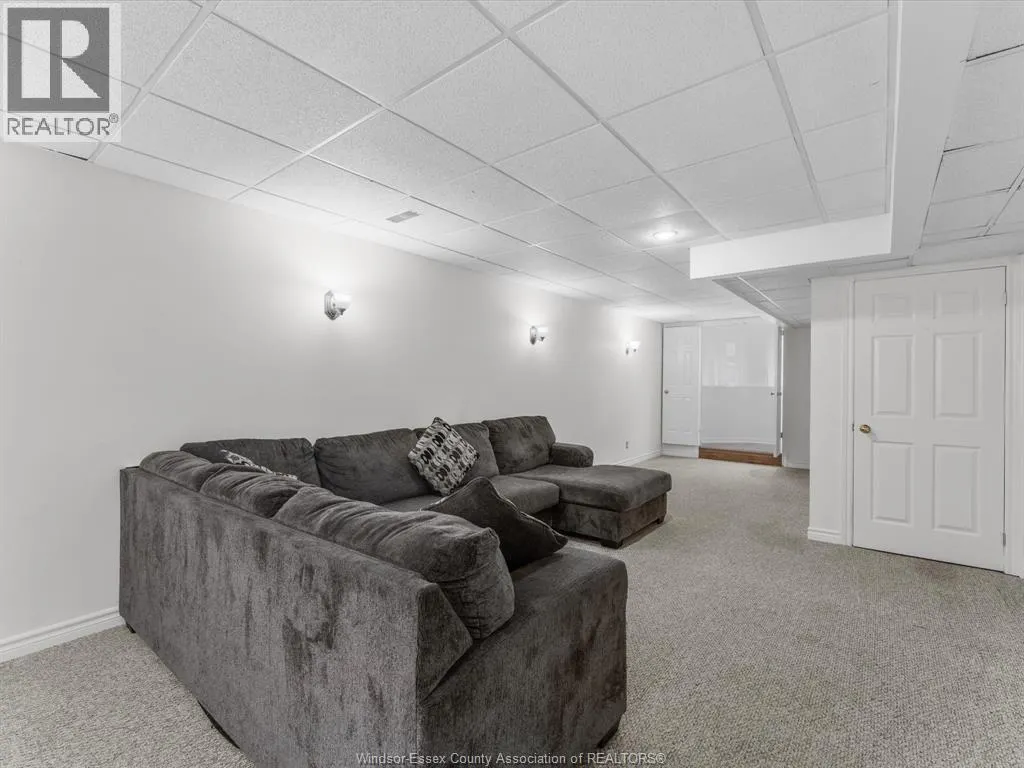 342 Thorn Ridge CRESCENT