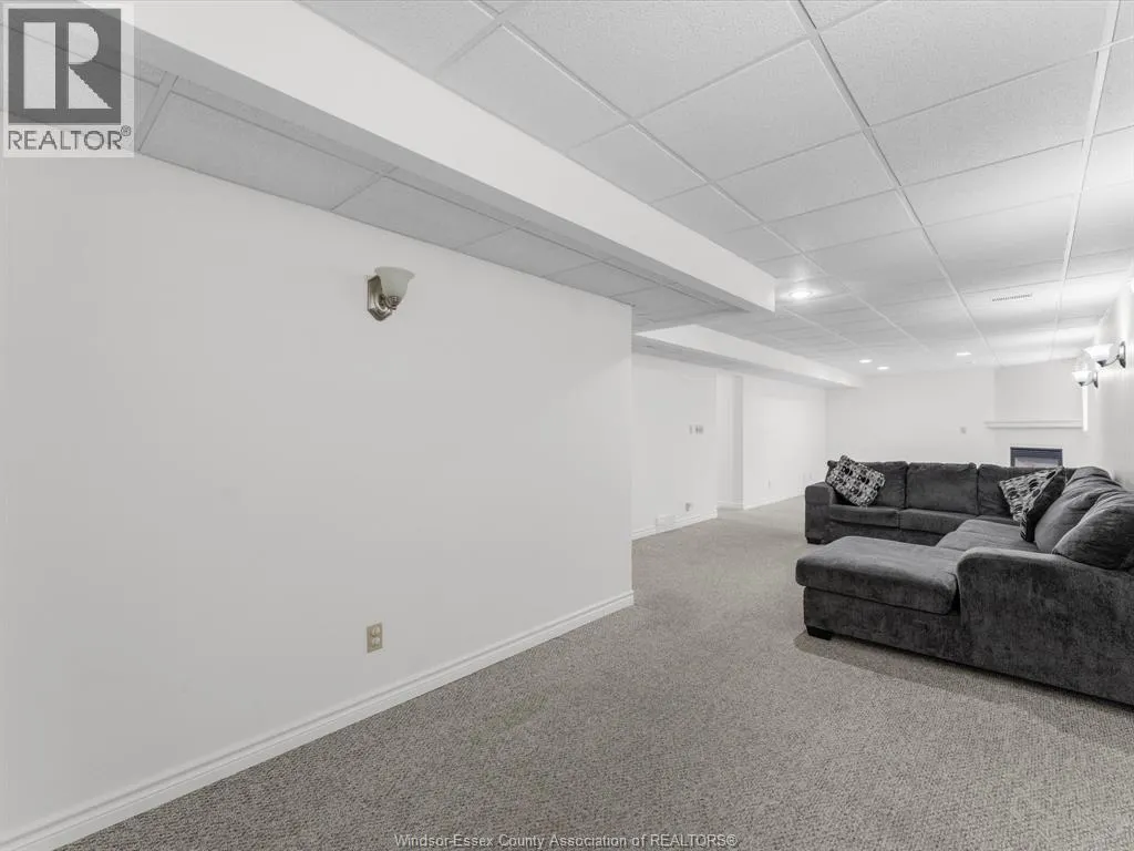 342 Thorn Ridge CRESCENT