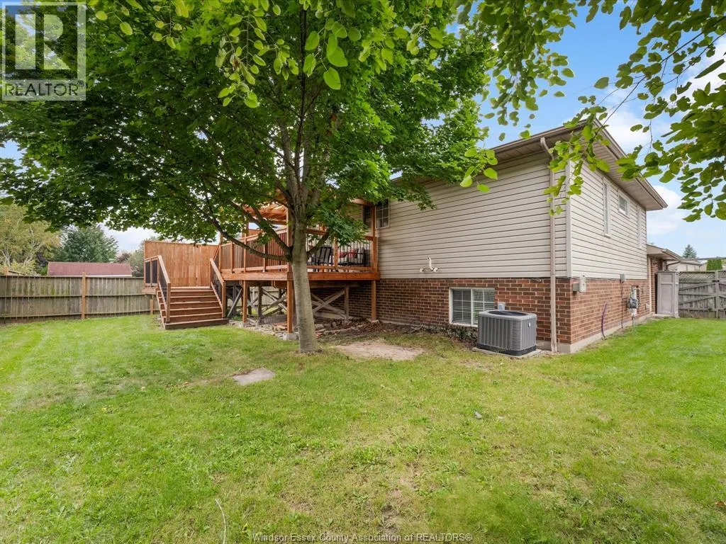 342 Thorn Ridge CRESCENT