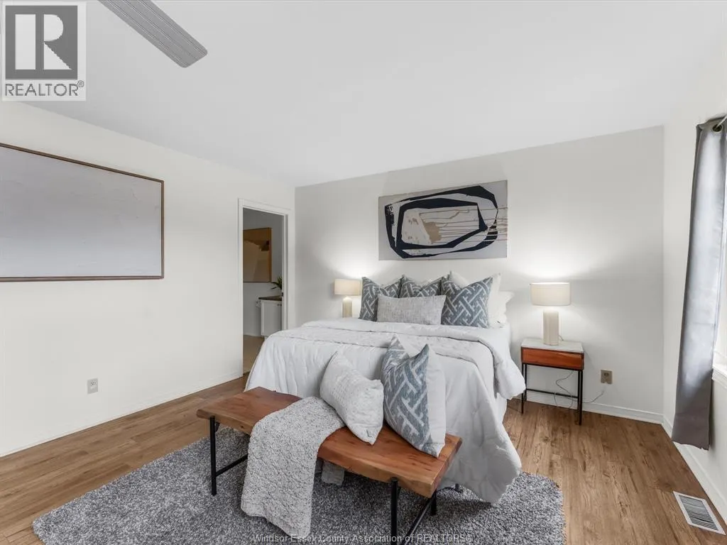 342 Thorn Ridge CRESCENT