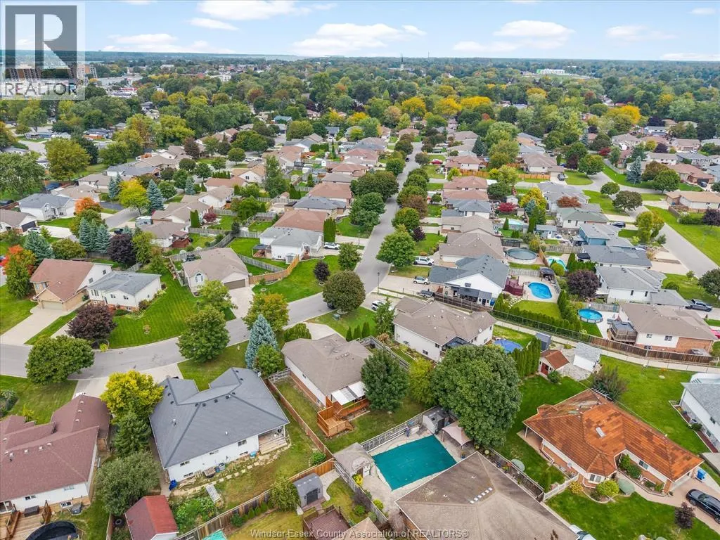 342 Thorn Ridge CRESCENT