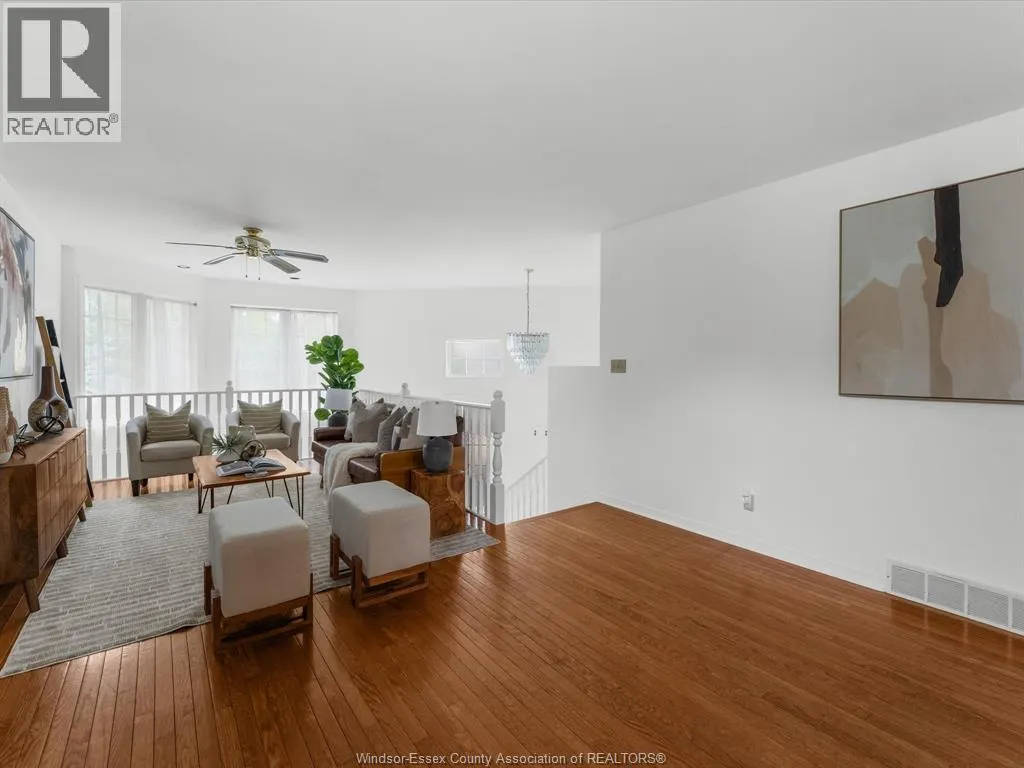342 Thorn Ridge CRESCENT