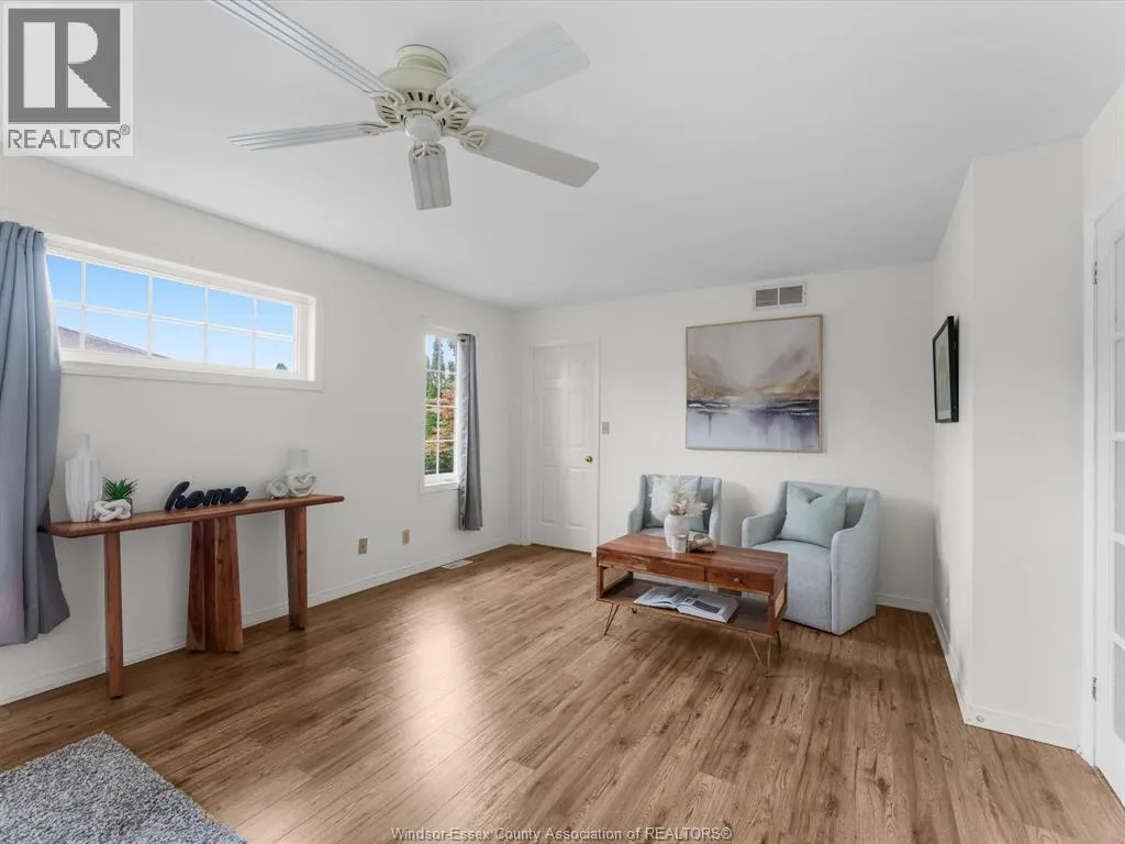 342 Thorn Ridge CRESCENT