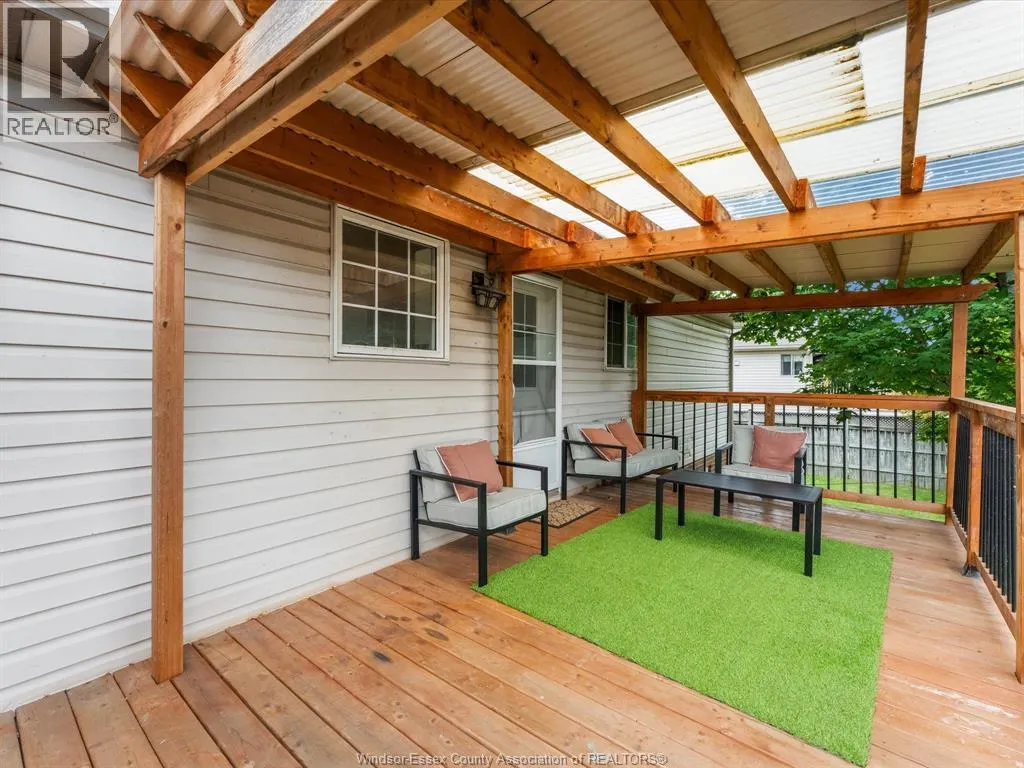 342 Thorn Ridge CRESCENT