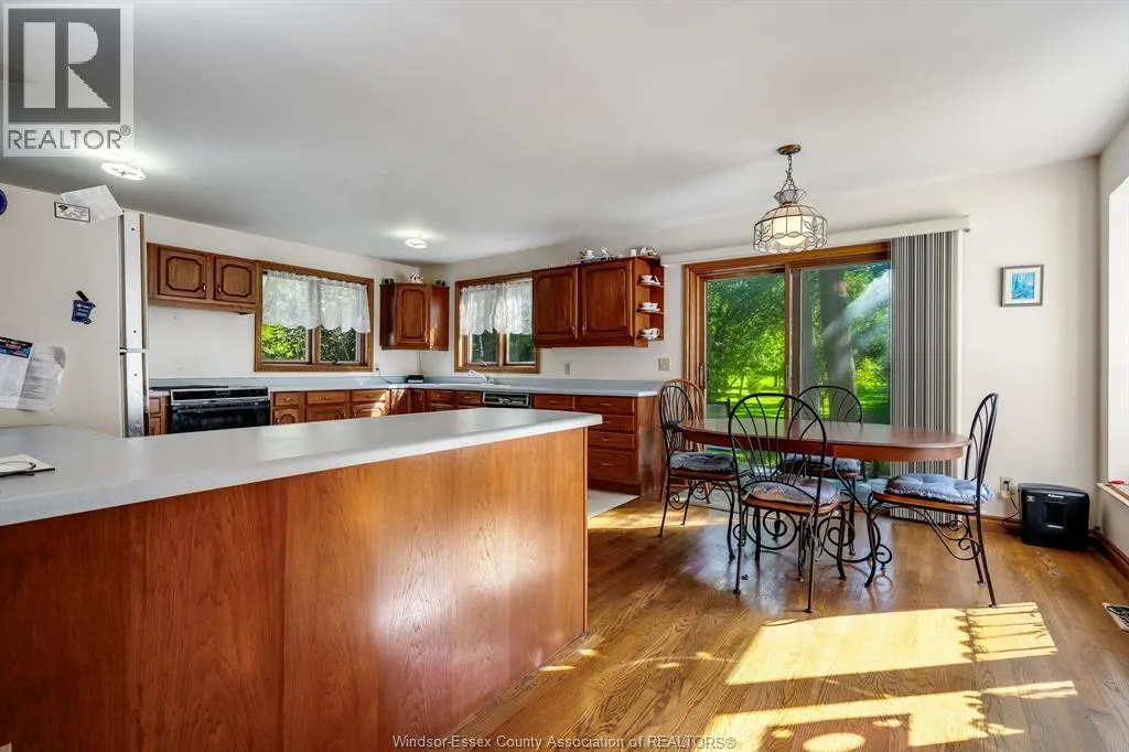 936 Twin Gables DRIVE