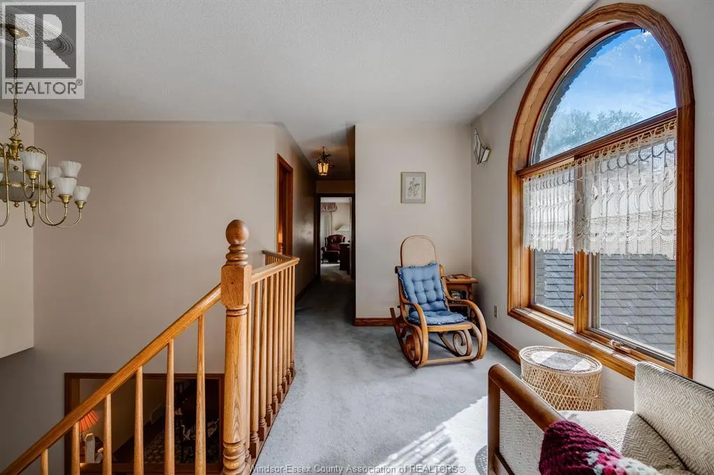 936 Twin Gables DRIVE