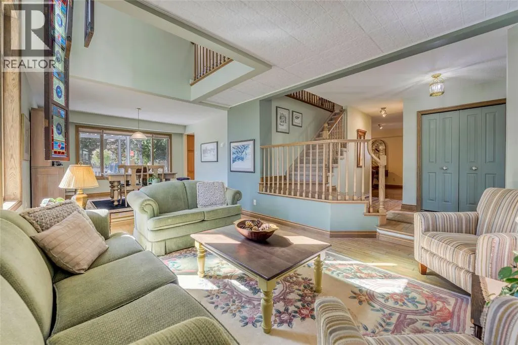 1971 WINSLOW CRESCENT