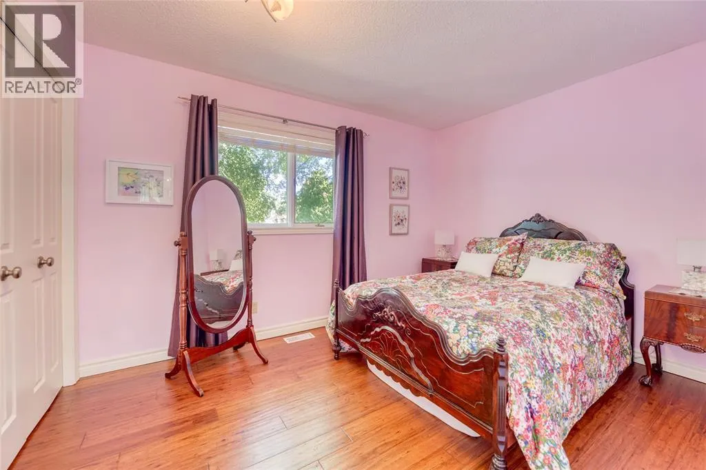 1971 WINSLOW CRESCENT