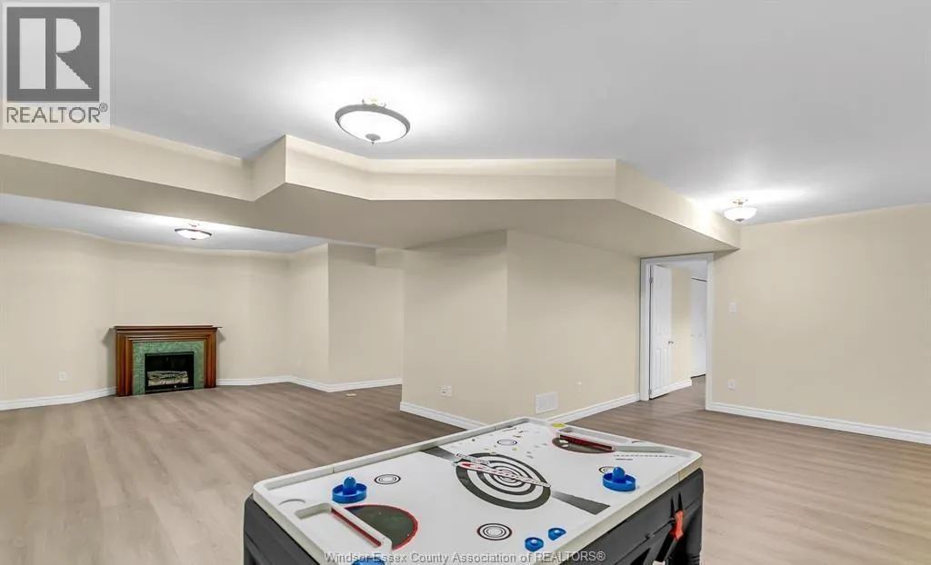 898 Hacienda COURT