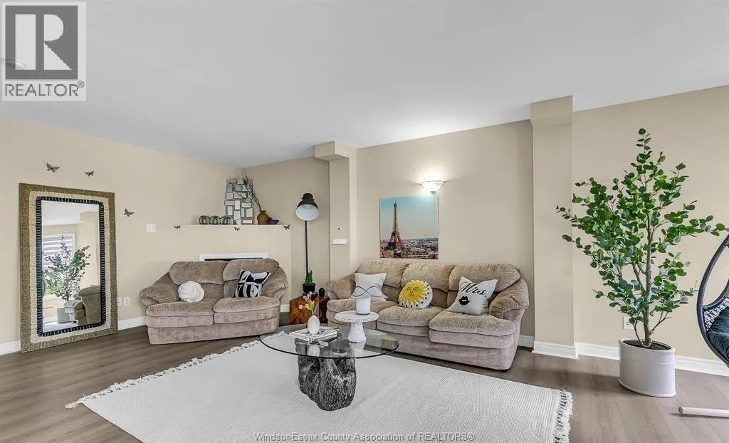 898 Hacienda COURT