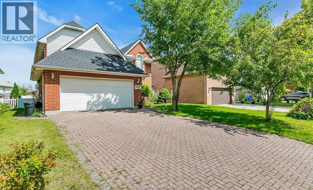 898 Hacienda COURT