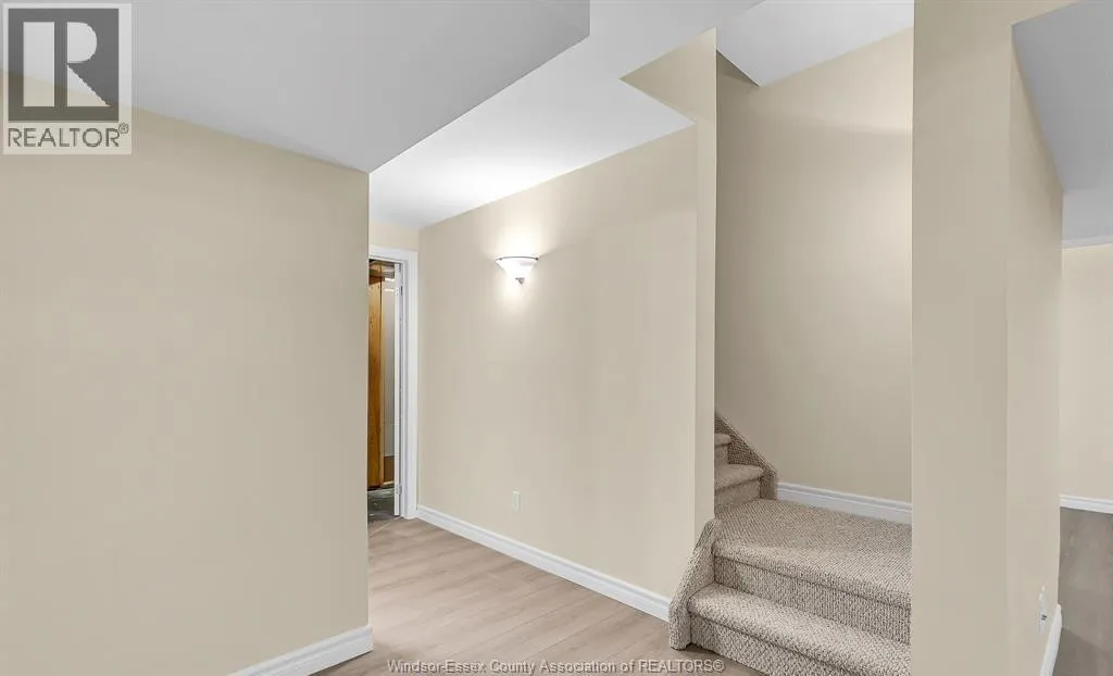 898 Hacienda COURT
