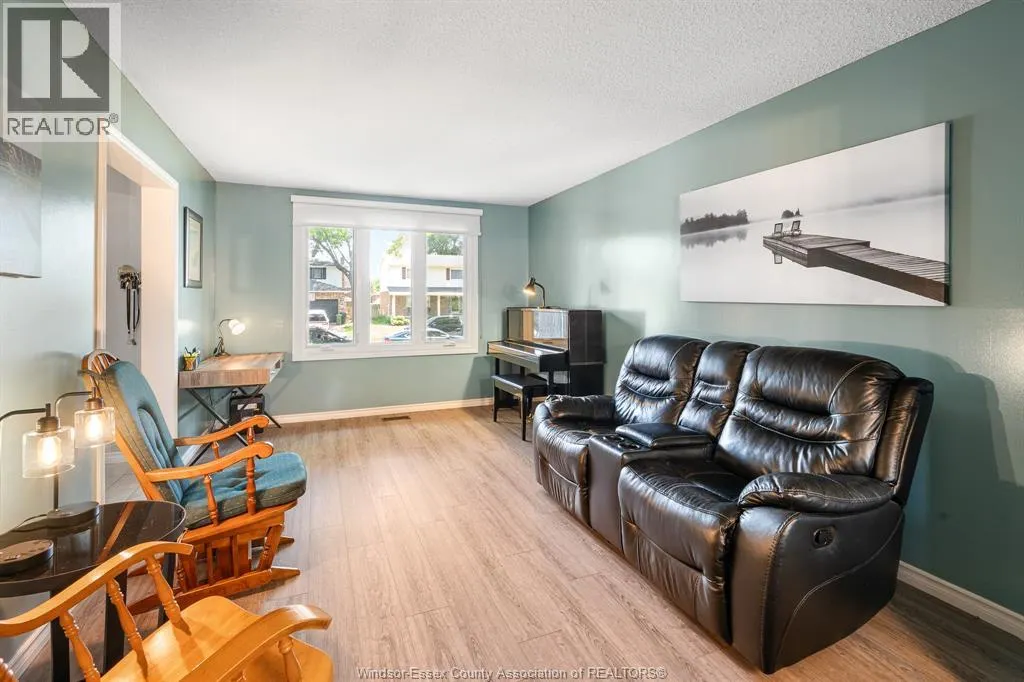 538 Michael CRESCENT
