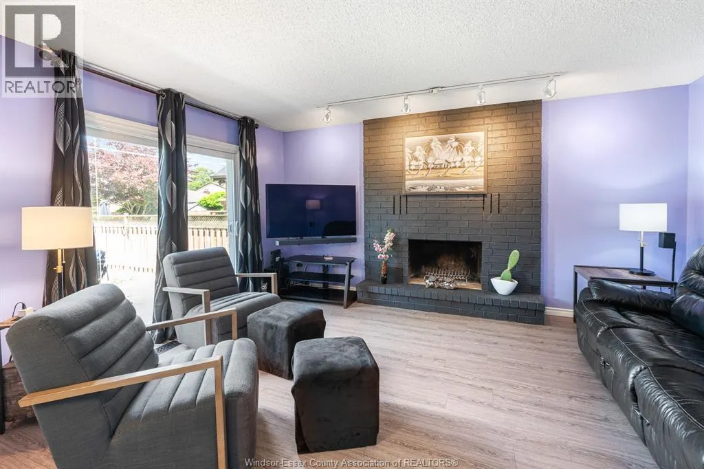 538 Michael CRESCENT