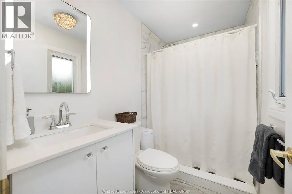 255 FORT ST