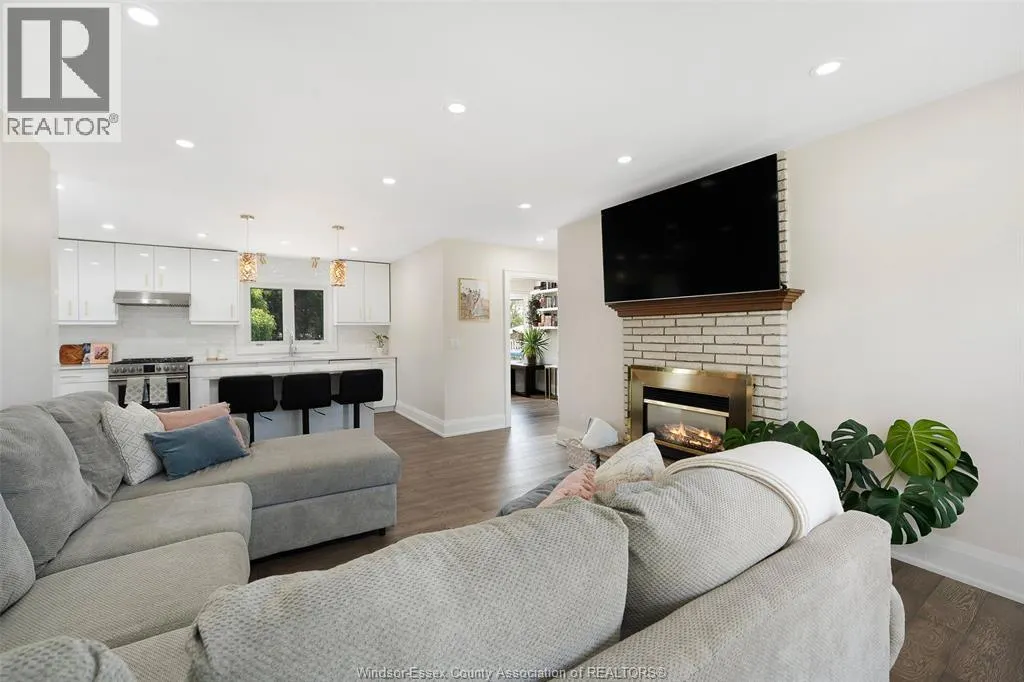 255 FORT ST