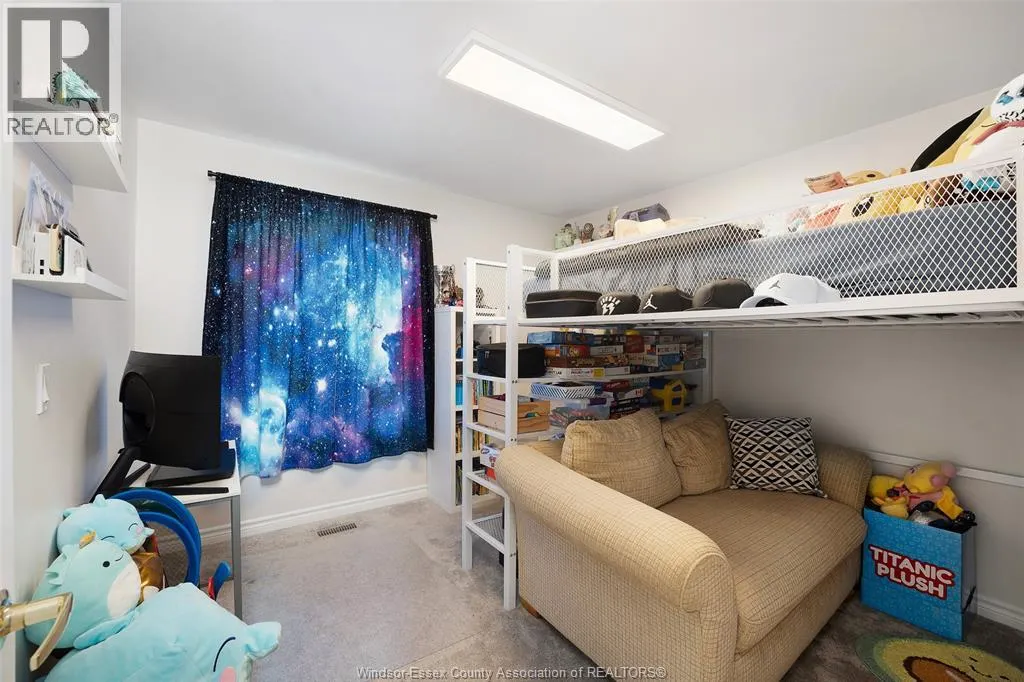 255 FORT ST