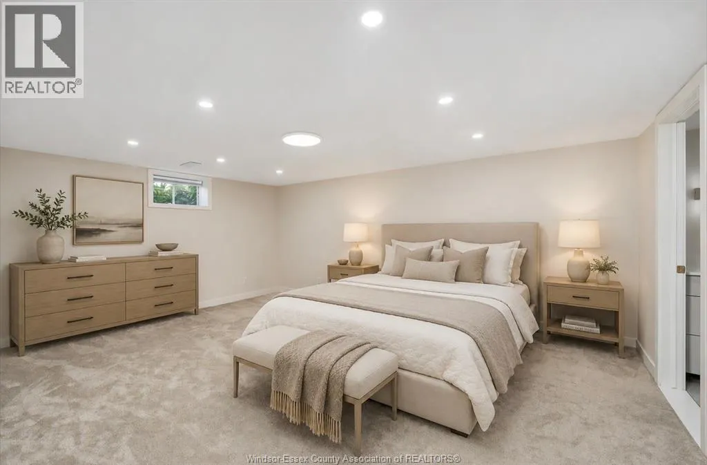 255 FORT ST
