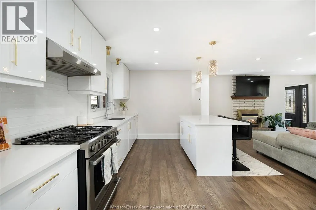 255 FORT ST