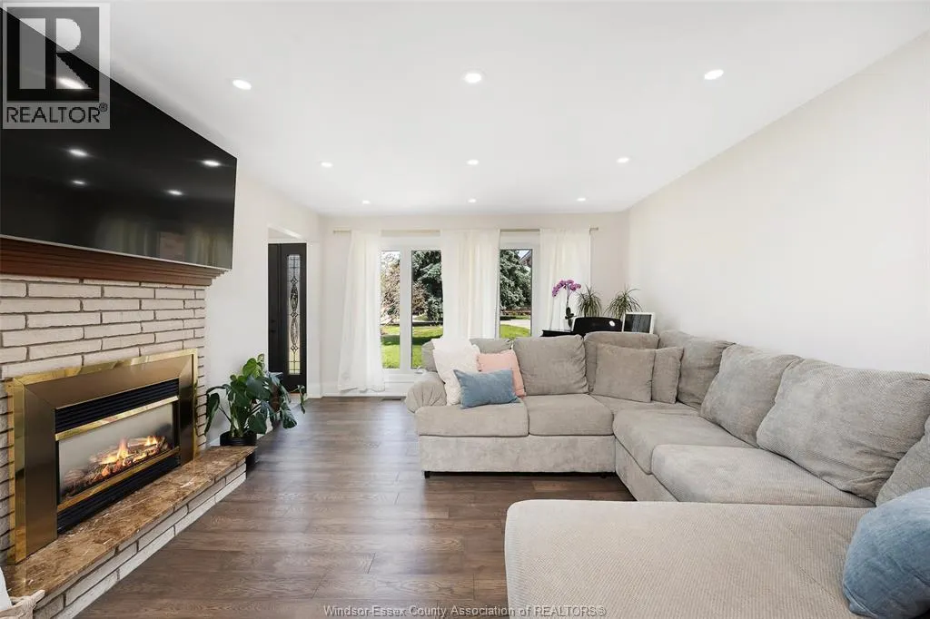 255 FORT ST