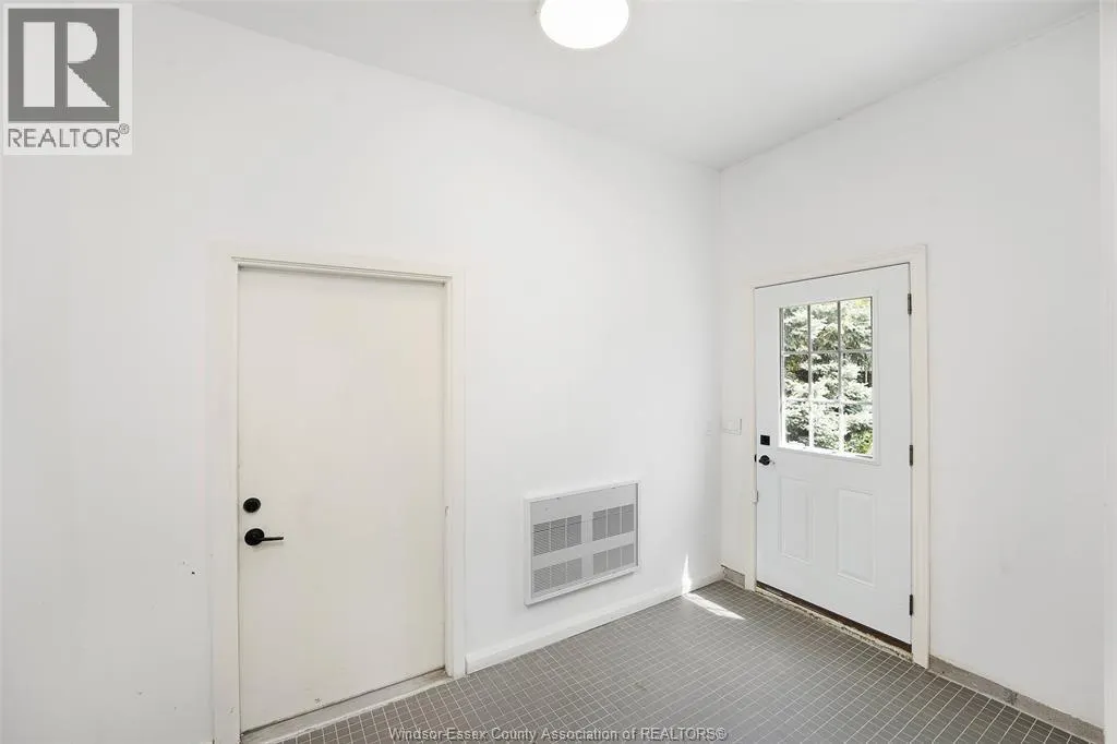 255 FORT ST