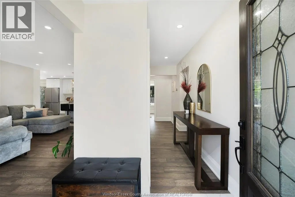 255 FORT ST