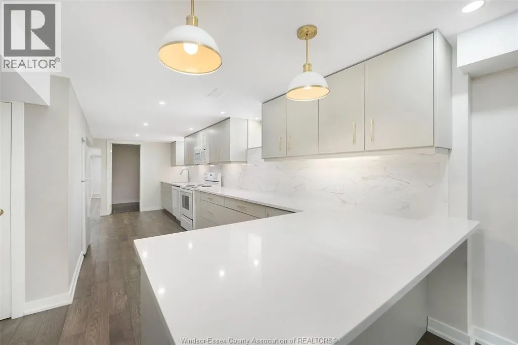 255 FORT ST