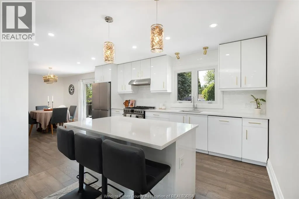 255 FORT ST