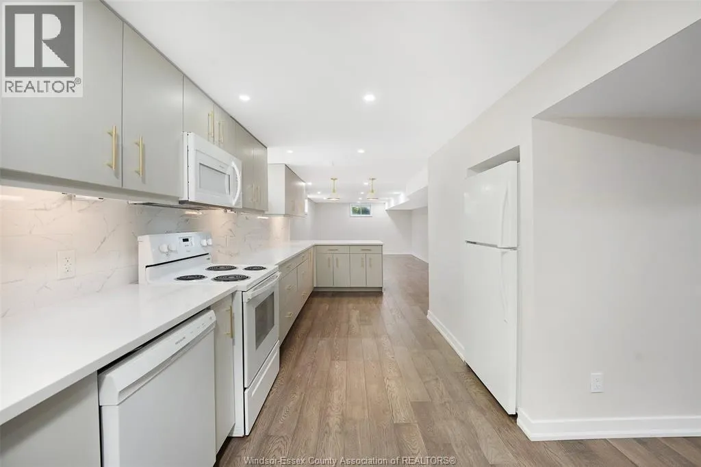 255 FORT ST