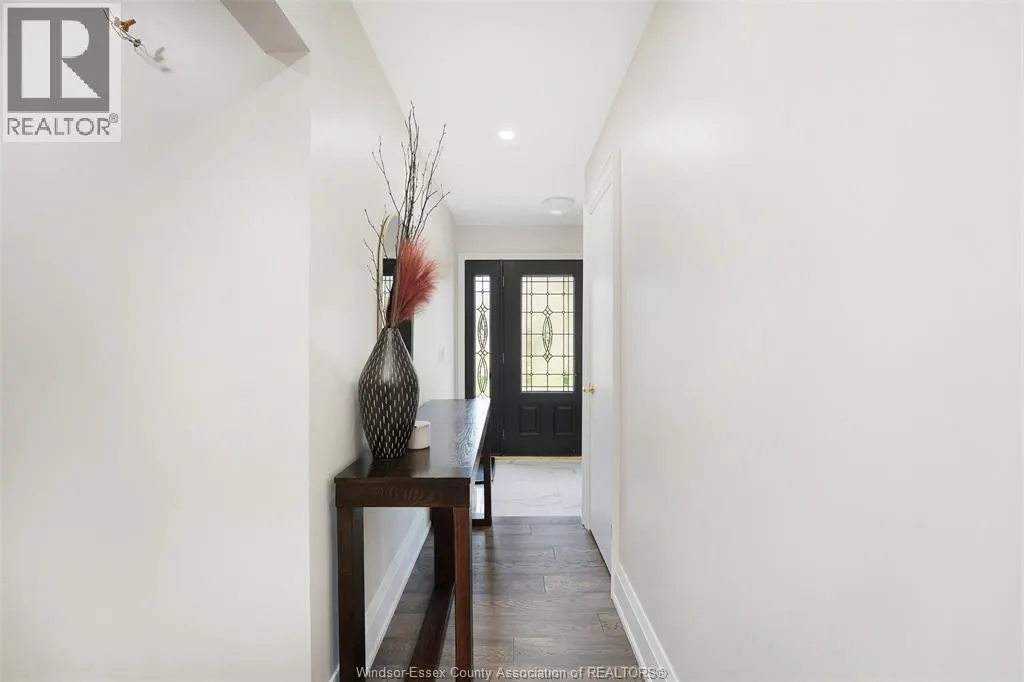 255 FORT ST