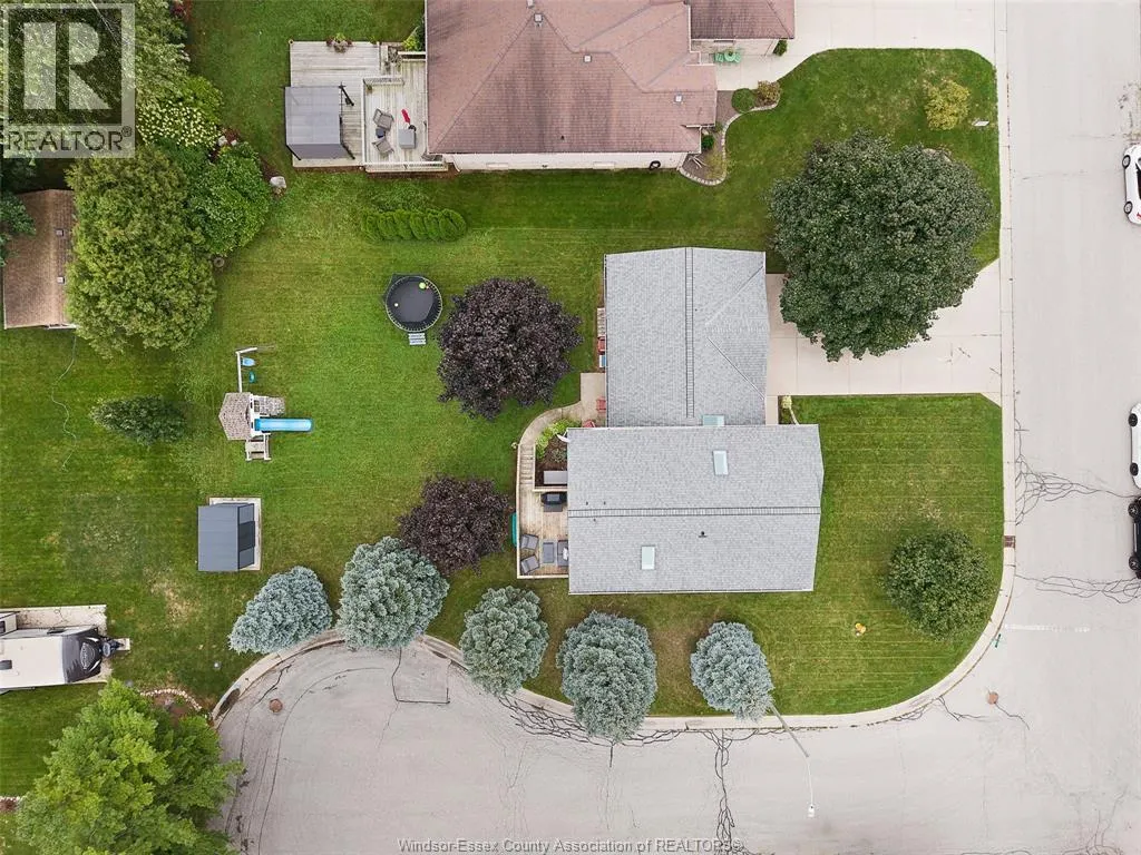 856 LAWNDALE AVENUE