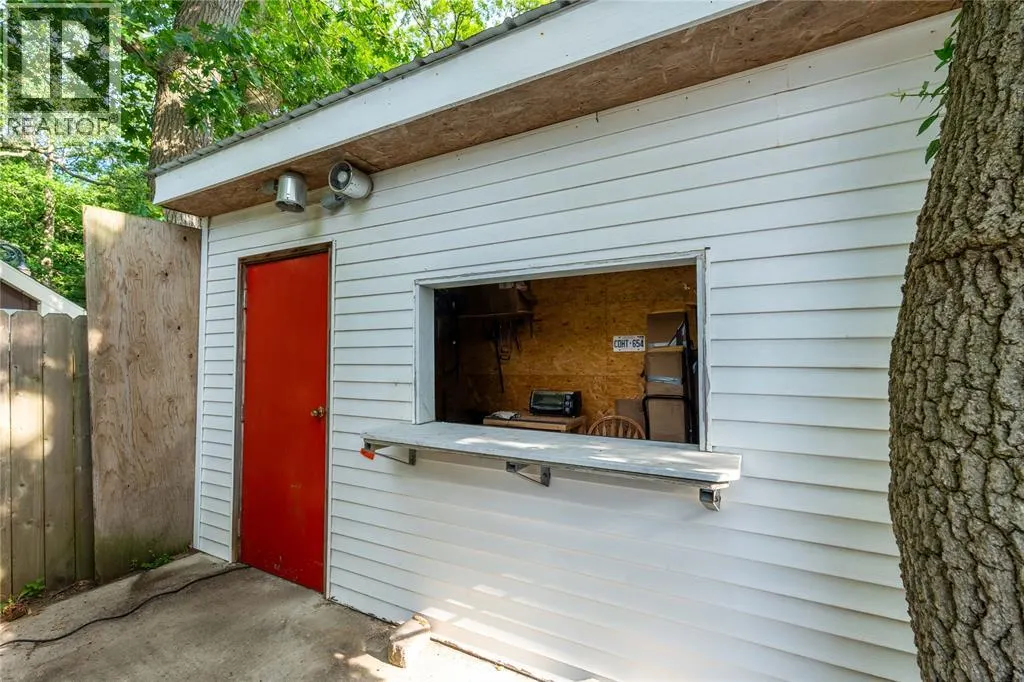1107 Colborne ROAD