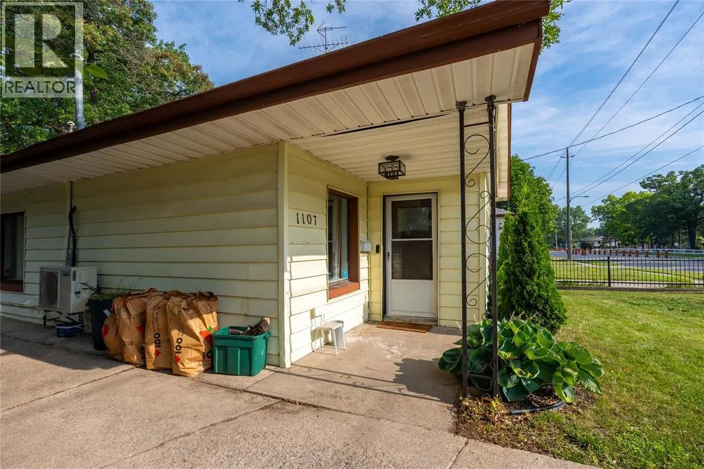 1107 Colborne ROAD
