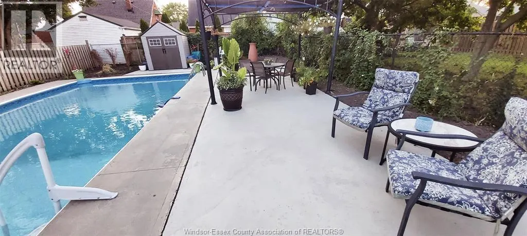1047 ESDRAS AVENUE